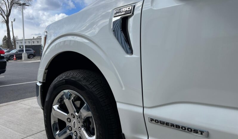 Used 2022 Ford F-150 LARIAT 4WD SuperCrew 5.5′ Box Crew Cab Pickup – 1FTFW1ED1NFA36858 full