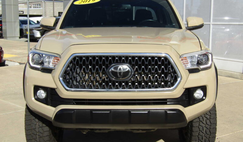 Used 2019 Toyota Tacoma TRD Off Road Double Cab 5  Bed V6 AT Crew Cab Pickup – 3TMCZ5AN4KM208599 full