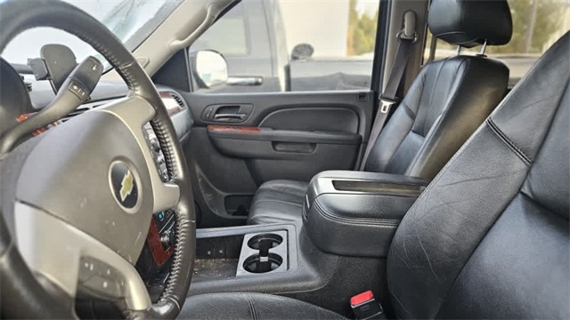 Used 2014 Chevrolet Suburban 1500 LT 4D Sport Utility – 1GNSKJE76ER220056 full